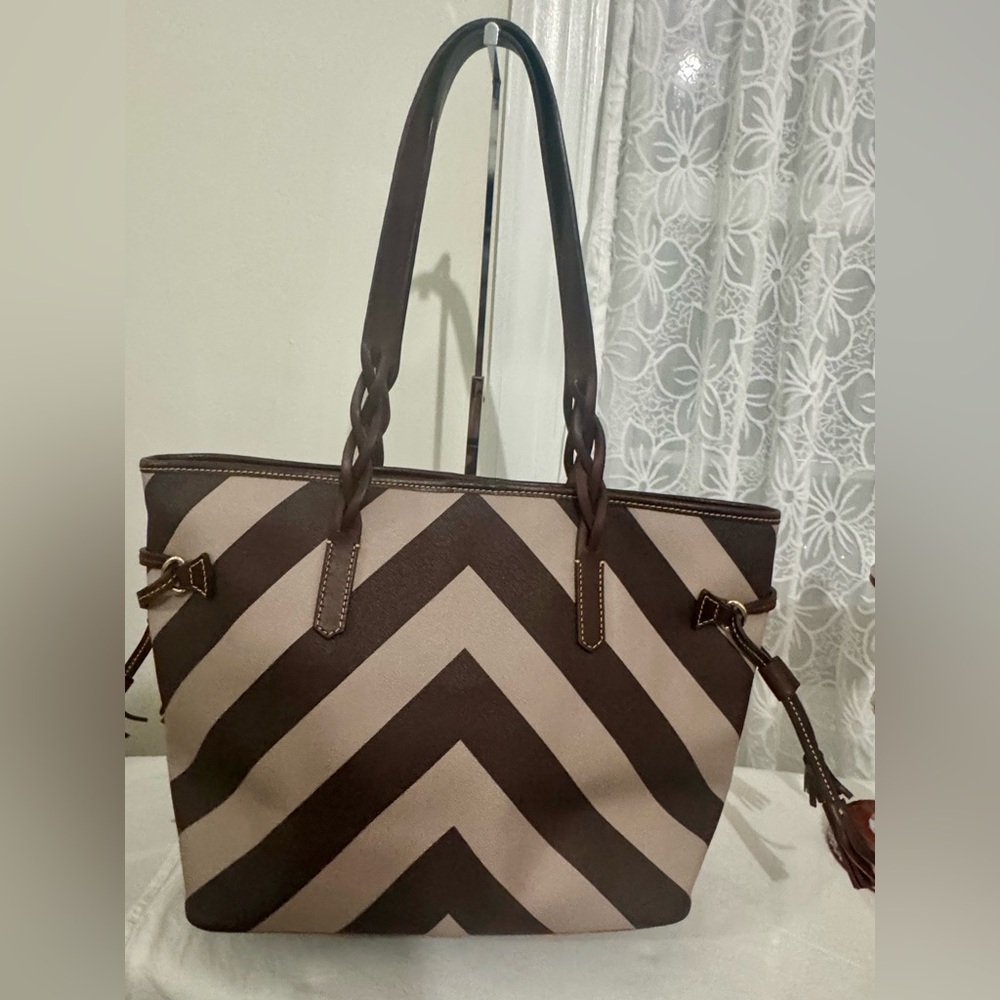 Dooney & Bourke Chocolate and Beige Chevron Tote - Picture 5 of 11